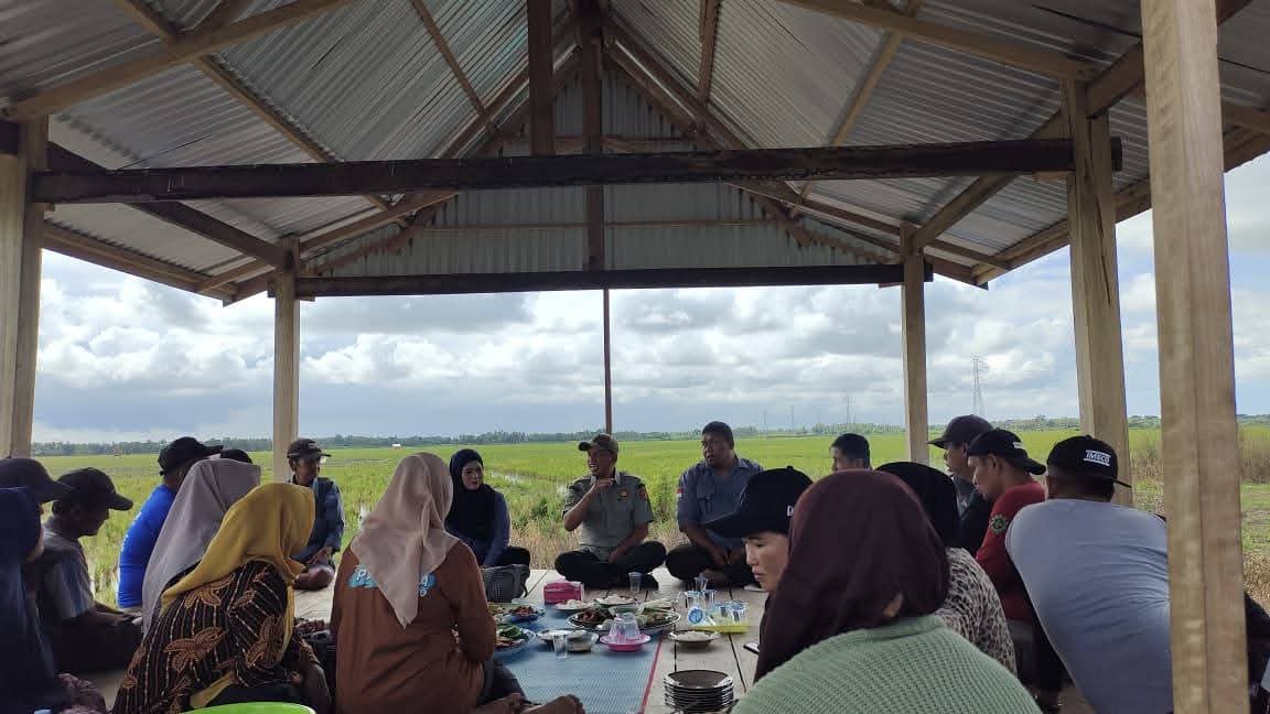 Musyawarah Manre/Tudang Sipulung di sanggar Tani Desa Patila